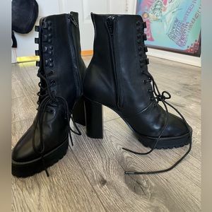 Brand New never worn The Kooples lace up boots size 37 side zip lug sole so cute